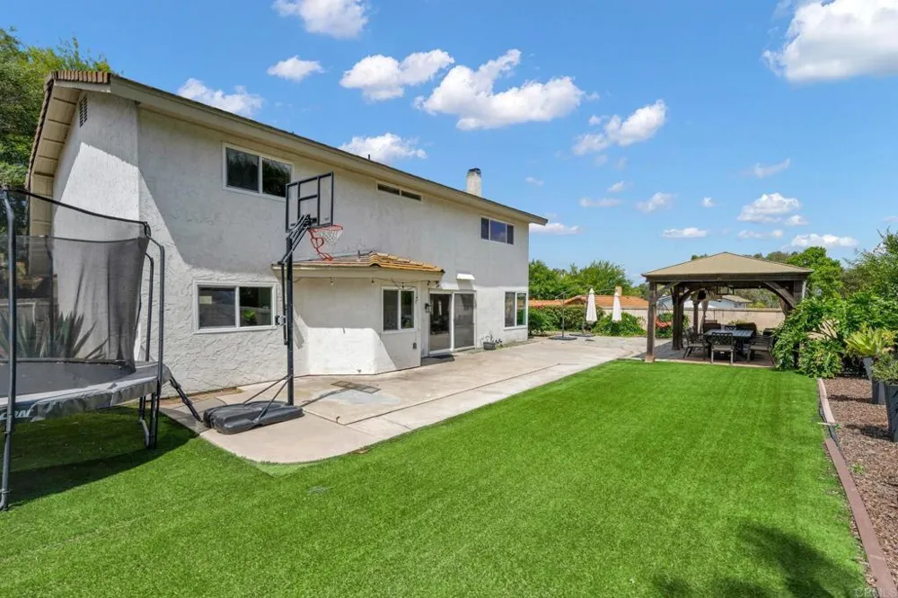 291 Surrey Place Bonita, CA 91902