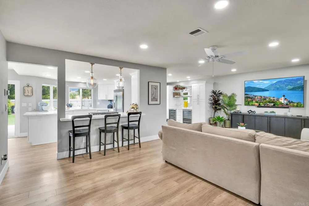 291 Surrey Place Bonita, CA 91902
