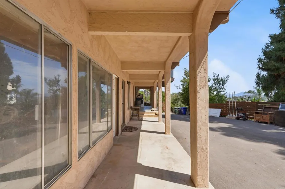 11825 Taia Ln Lakeside, CA 92040
