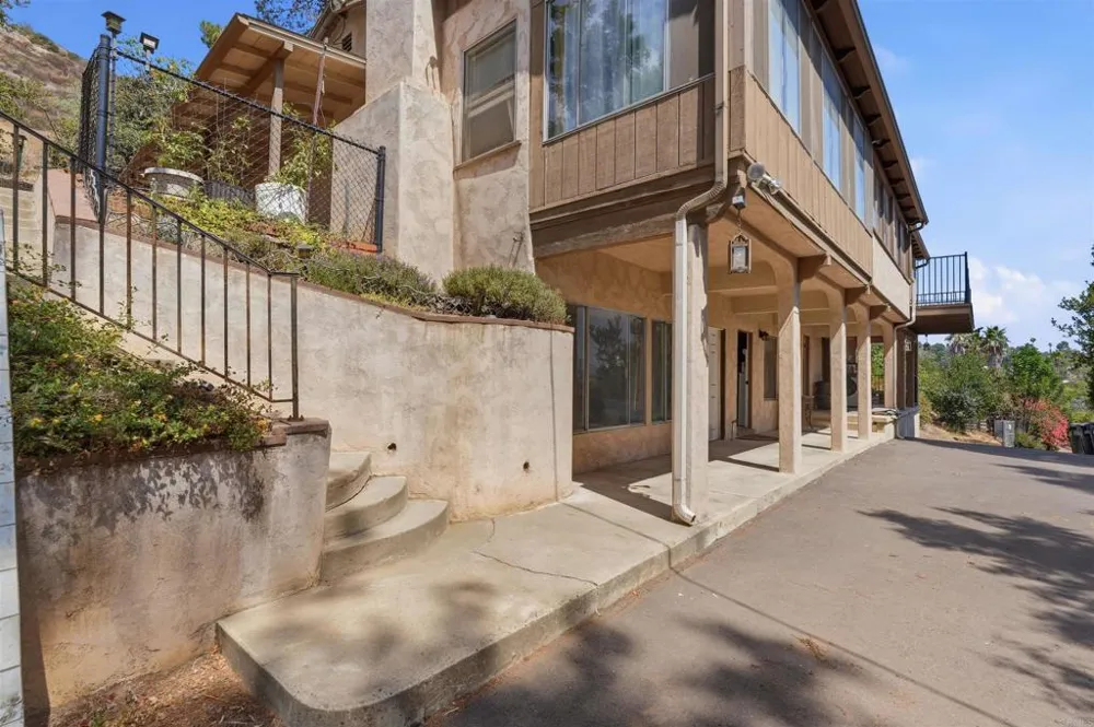 11825 Taia Ln Lakeside, CA 92040