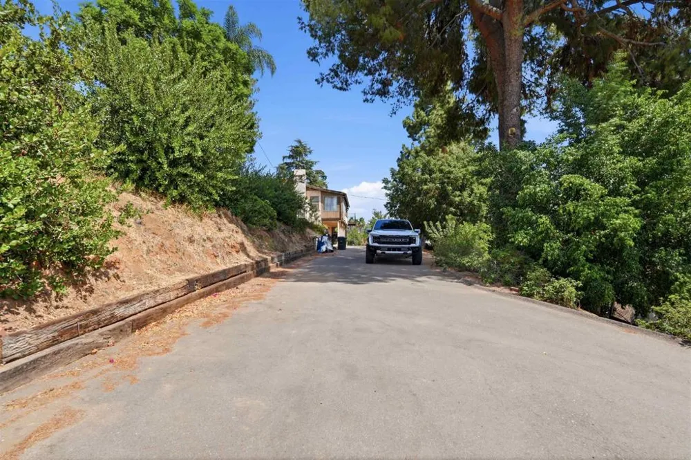 11825 Taia Ln Lakeside, CA 92040