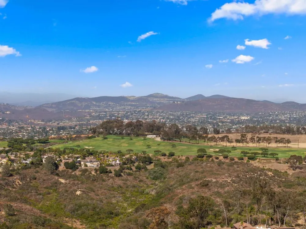 1243 Saxony Road Encinitas, CA 92024