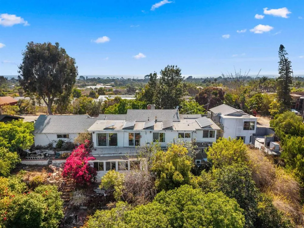 1243 Saxony Road Encinitas, CA 92024