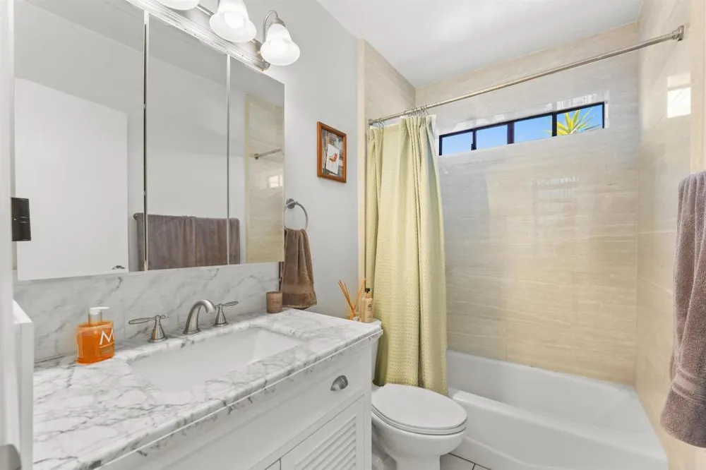 1243 Saxony Road Encinitas, CA 92024