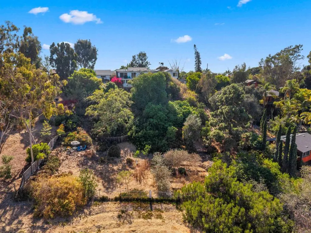 1243 Saxony Road Encinitas, CA 92024