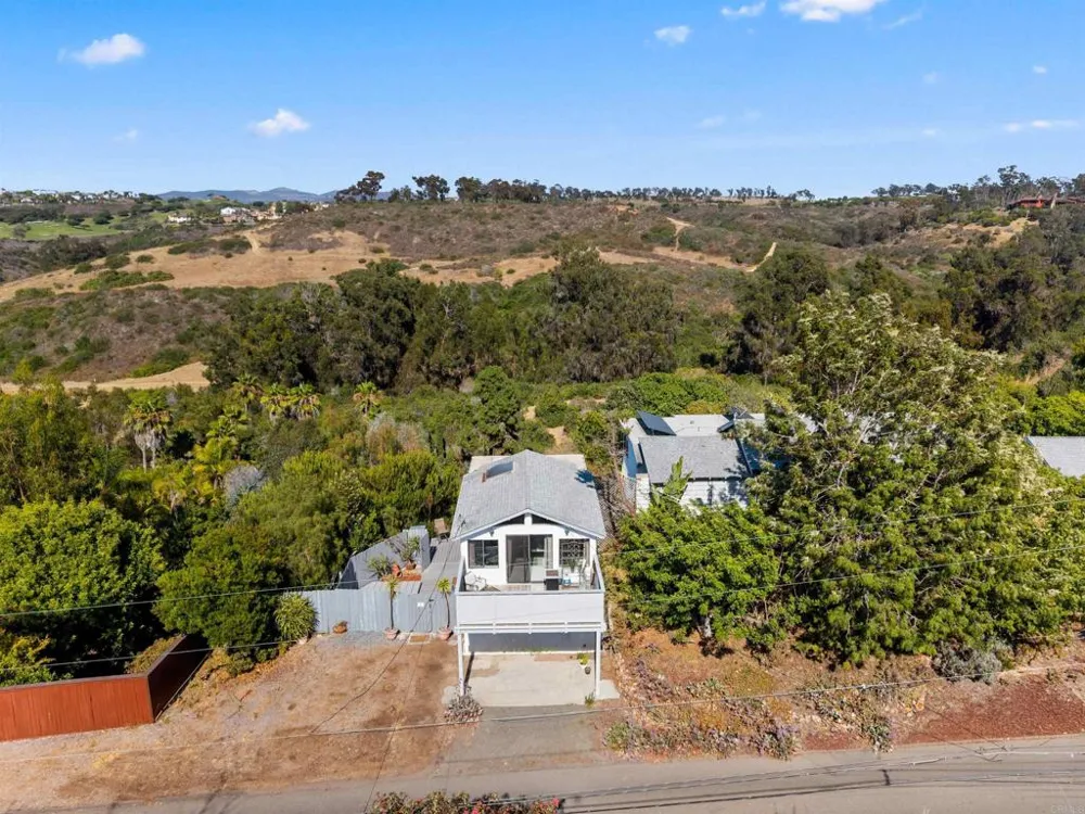 1243 Saxony Road Encinitas, CA 92024