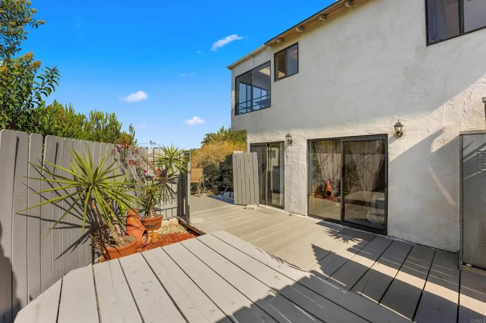 1243 Saxony Road Encinitas, CA 92024