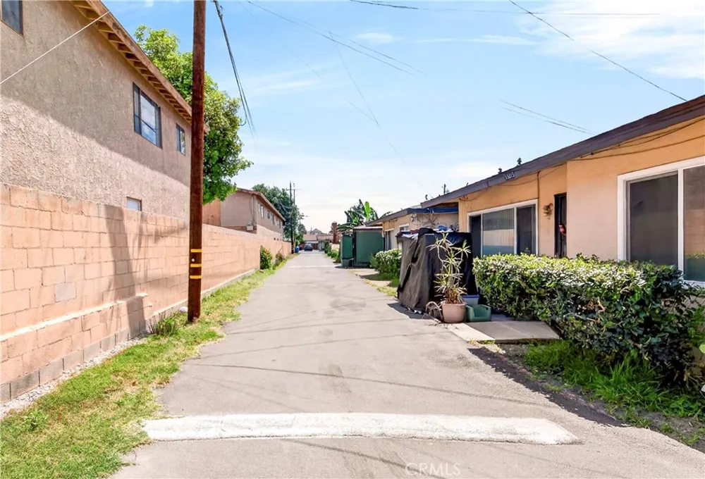 15013 Indiana Paramount, CA 90723