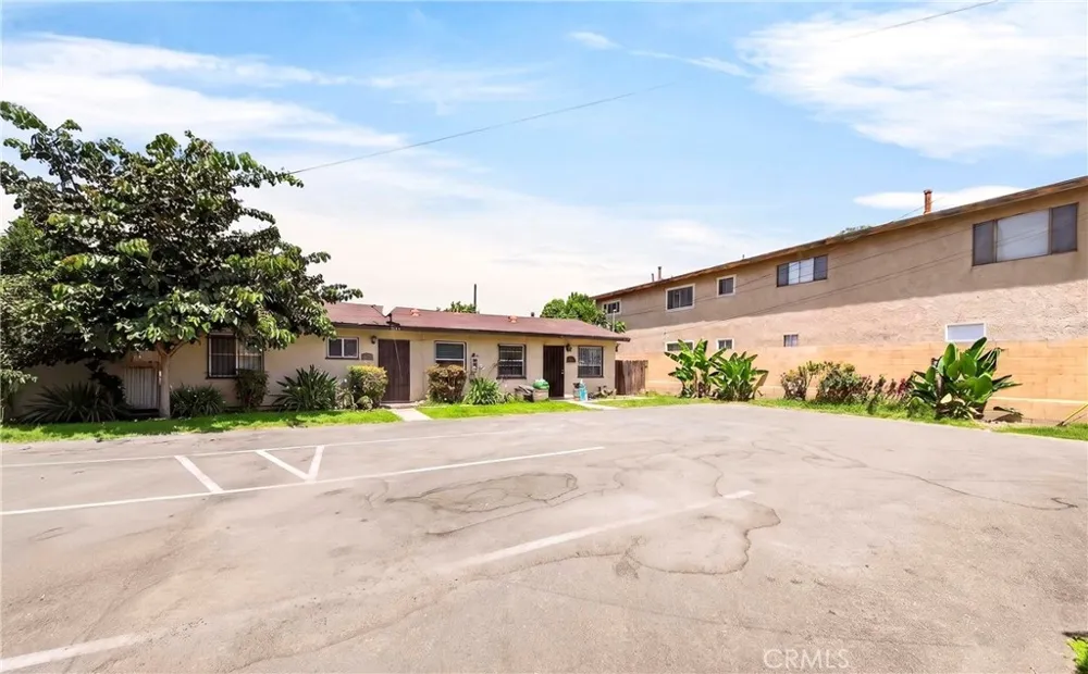 15013 Indiana Paramount, CA 90723