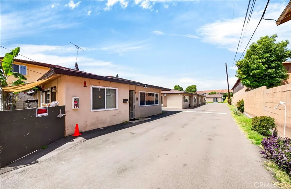 15013 Indiana Paramount, CA 90723