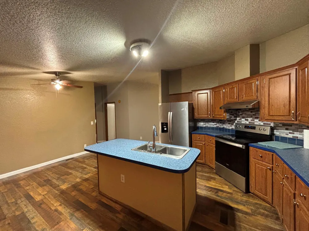 560 S View Street Lytle, TX 78052