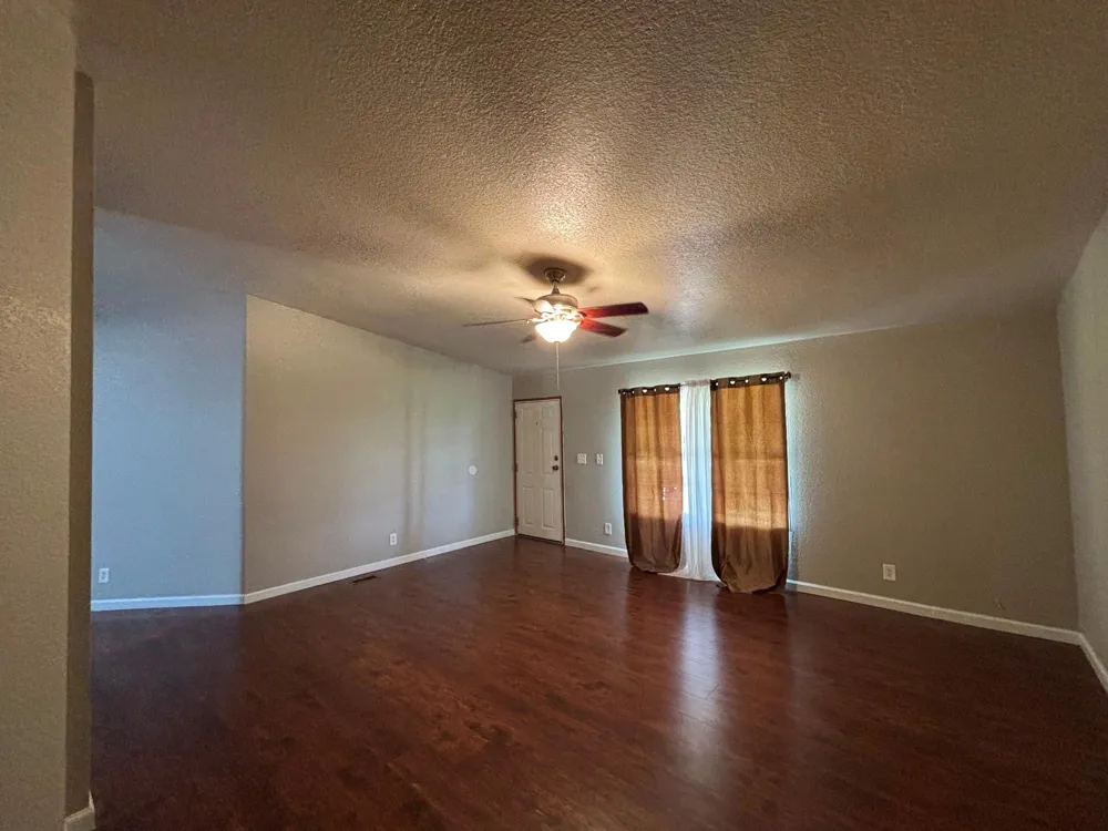 560 S View Street Lytle, TX 78052