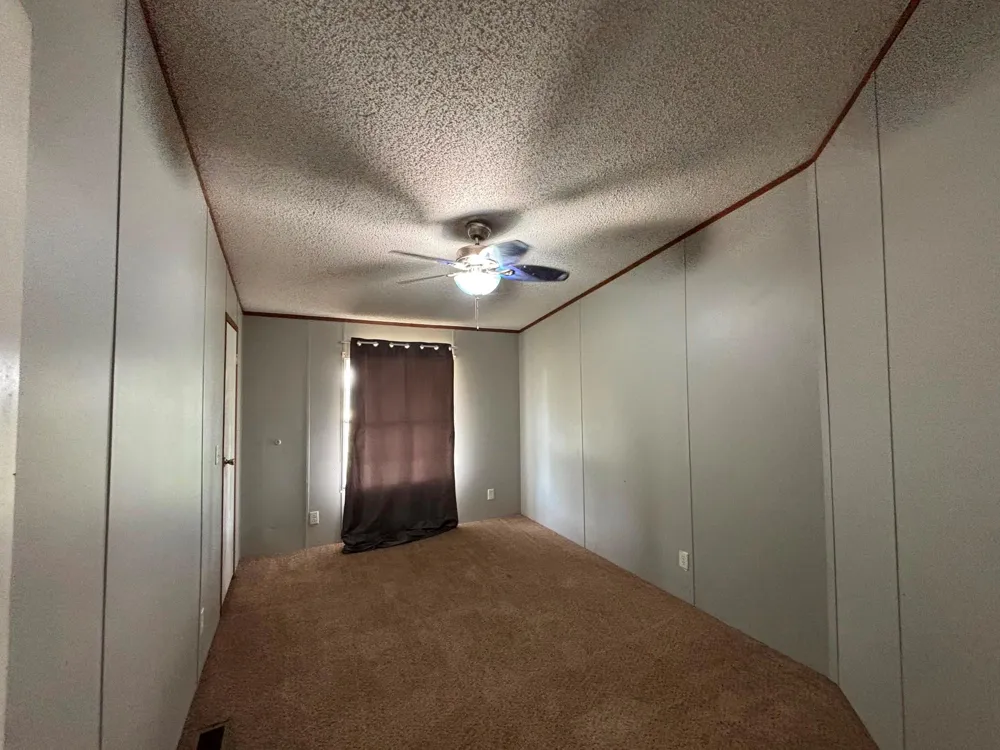 560 S View Street Lytle, TX 78052