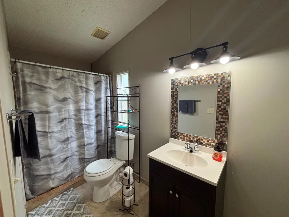 560 S View Street Lytle, TX 78052