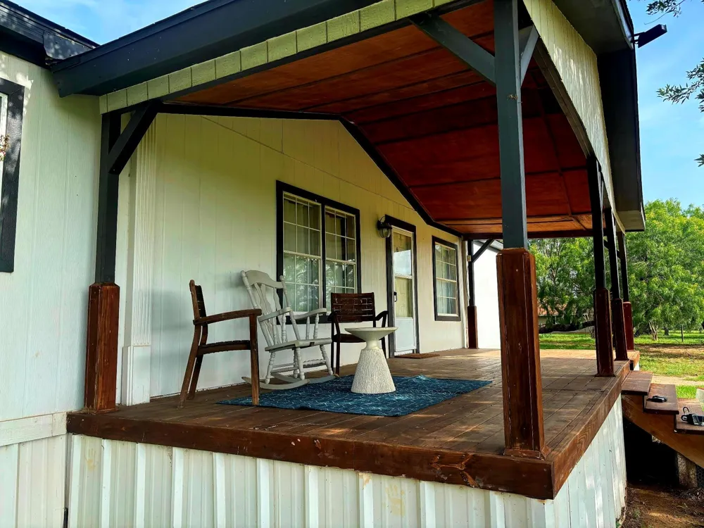 560 S View Street Lytle, TX 78052