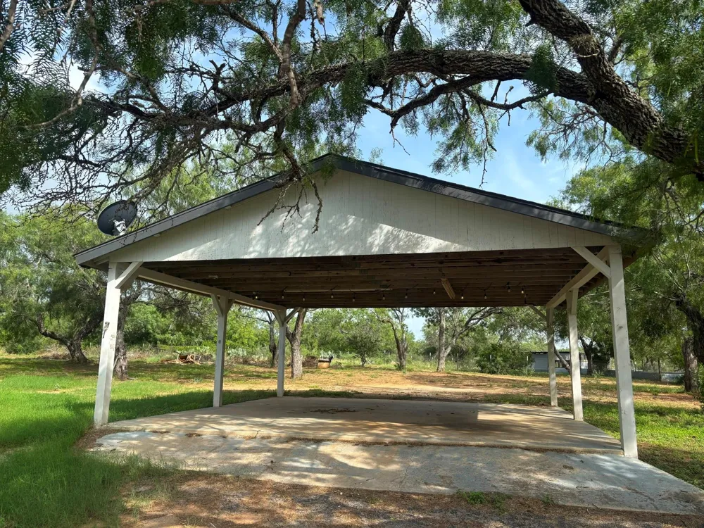 560 S View Street Lytle, TX 78052