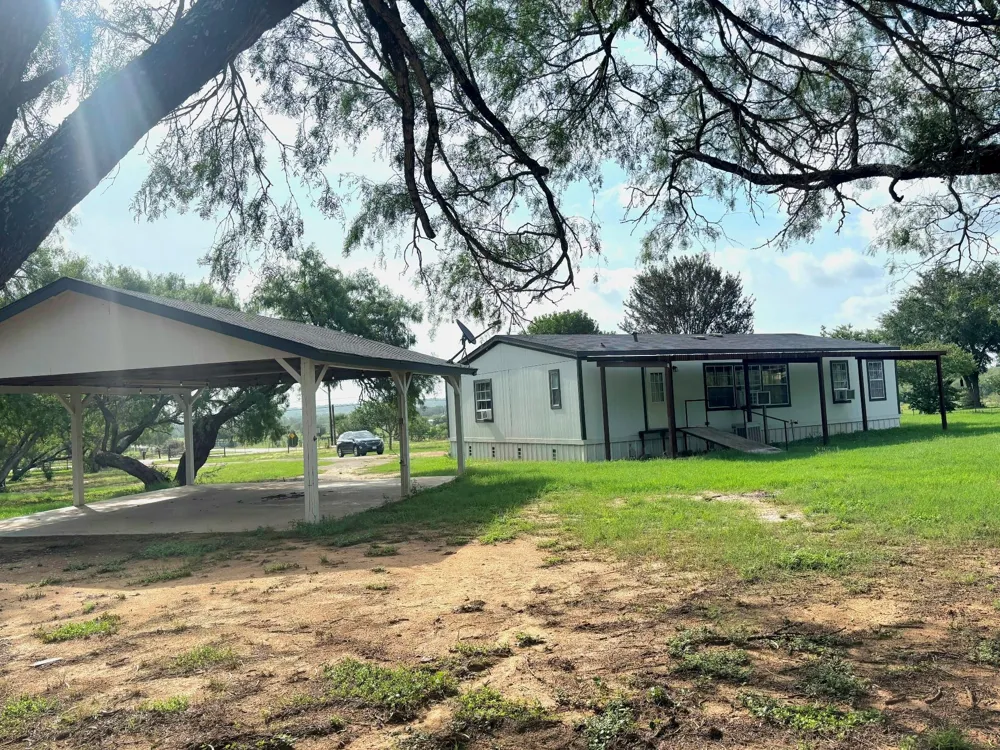 560 S View Street Lytle, TX 78052