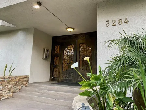 3284 Barham #304