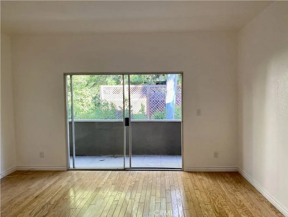 3284 Barham #304 Los Angeles, CA 90068