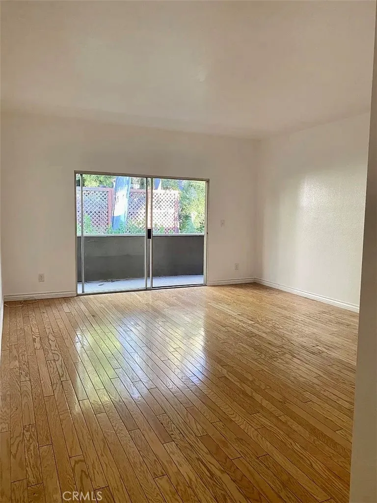 3284 Barham #304 Los Angeles, CA 90068