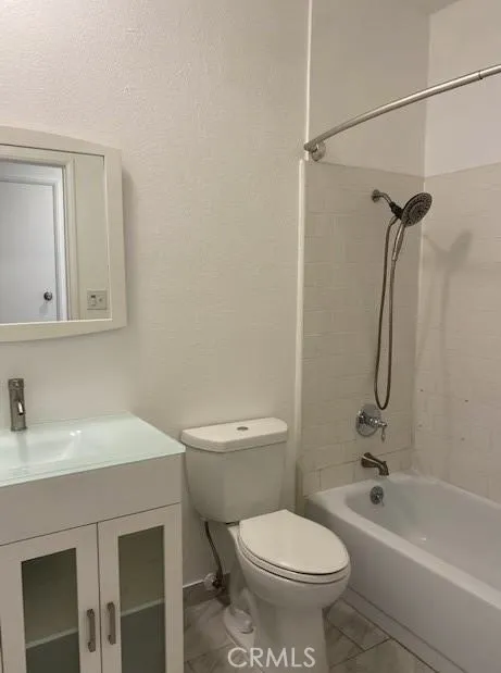 3284 Barham #304 Los Angeles, CA 90068