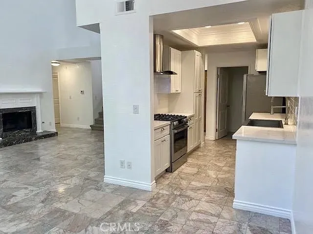 3284 Barham #304 Los Angeles, CA 90068