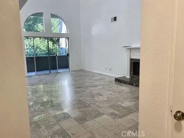 3284 Barham #304 Los Angeles, CA 90068
