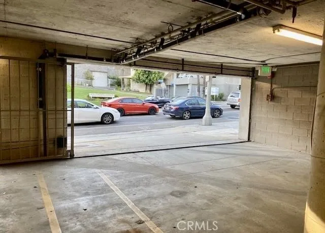 3284 Barham #304 Los Angeles, CA 90068