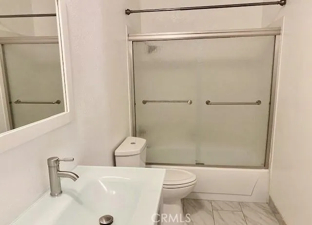 3284 Barham #304 Los Angeles, CA 90068