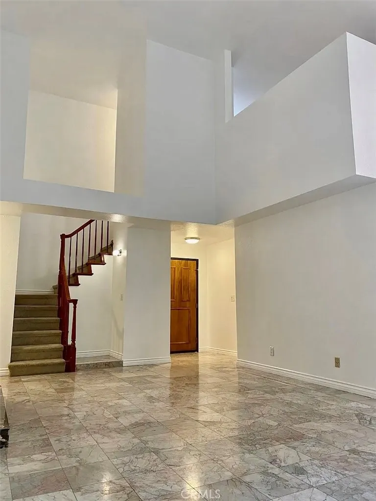 3284 Barham #304 Los Angeles, CA 90068