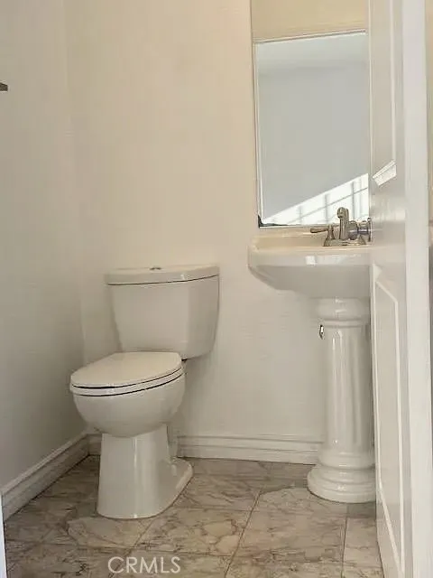 3284 Barham #304 Los Angeles, CA 90068
