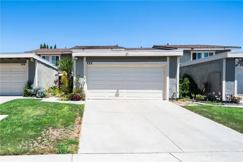 232 Aqueduct Dr