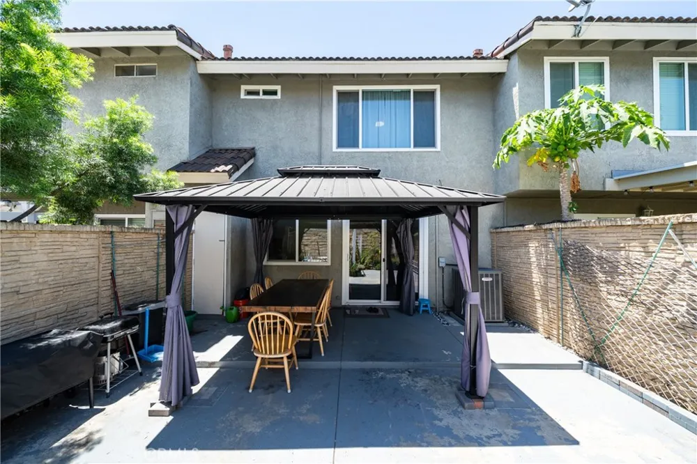 232 Aqueduct Dr Placentia, CA 92870