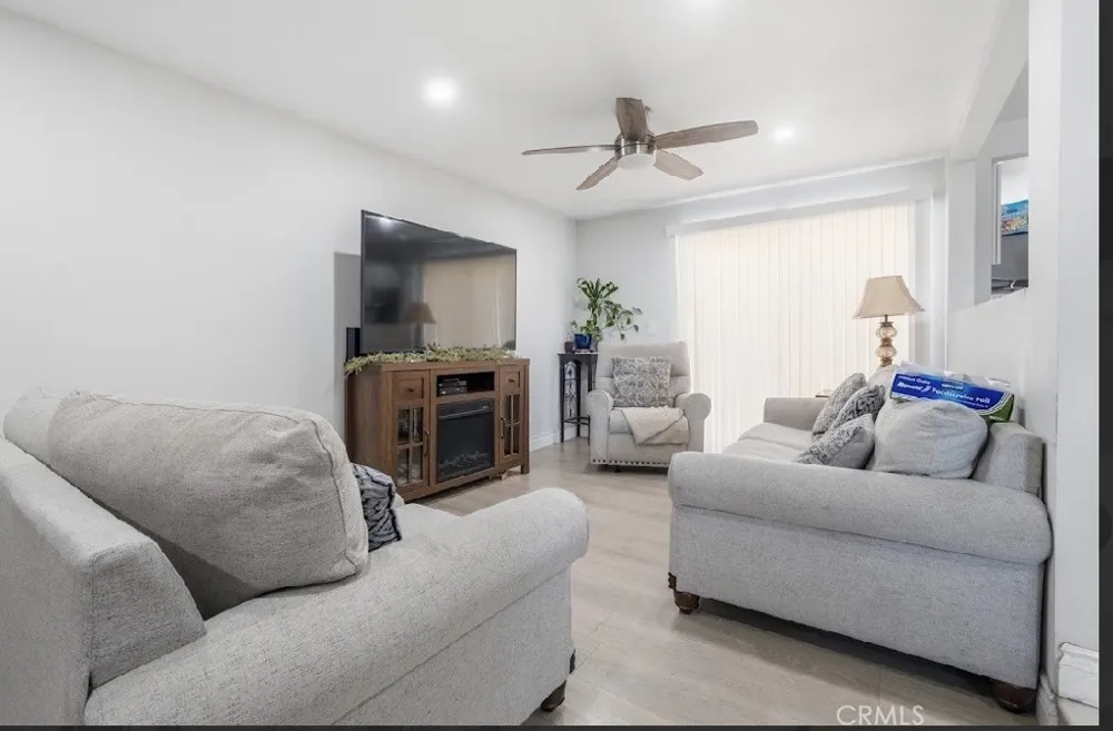 9444 Cedar Bloomington, CA 92316