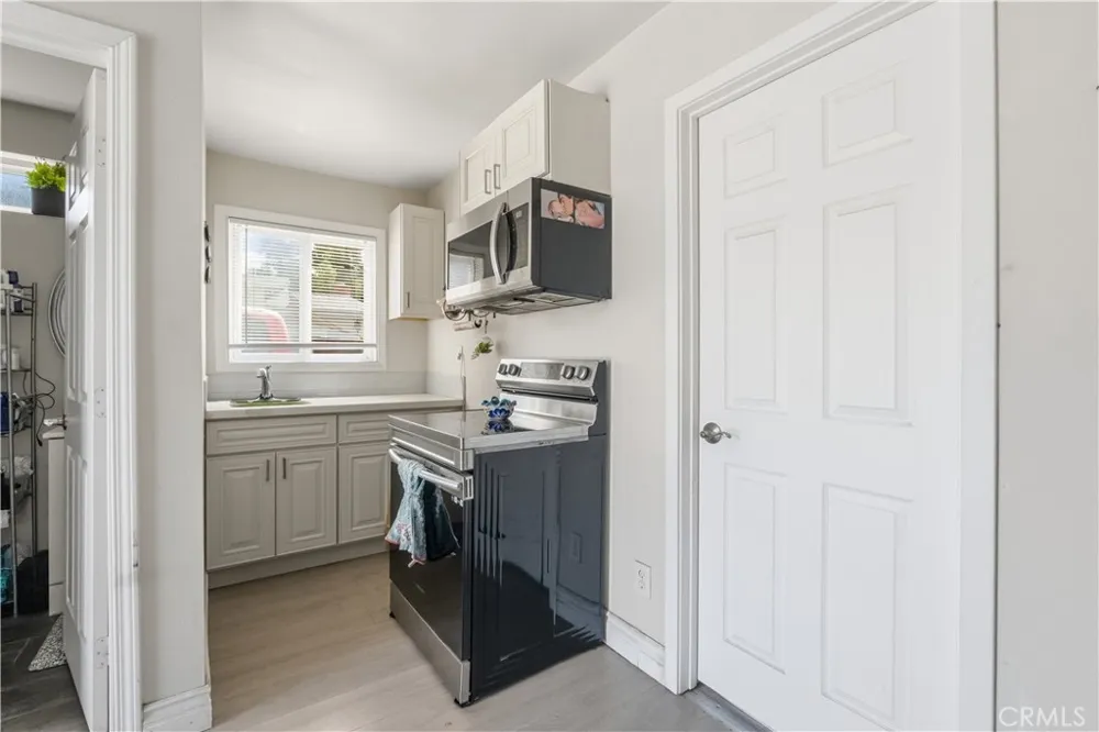 9444 Cedar Bloomington, CA 92316