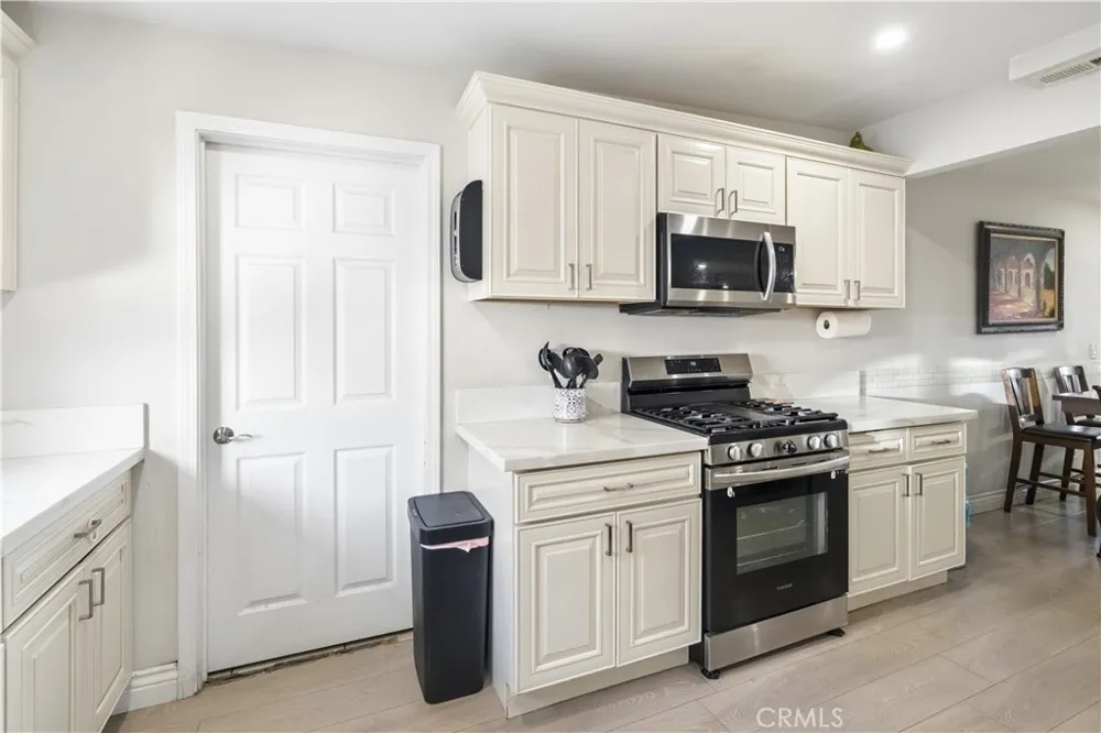 9444 Cedar Bloomington, CA 92316