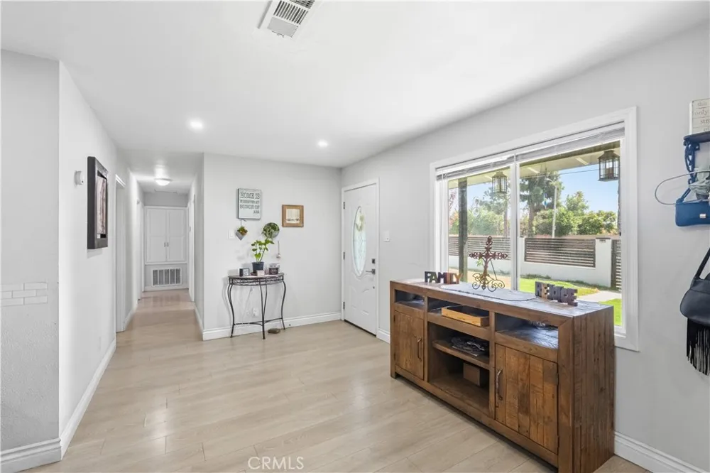 9444 Cedar Bloomington, CA 92316