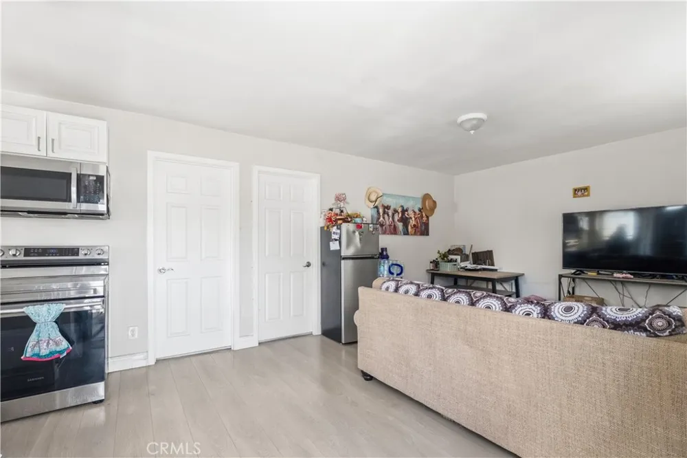 9444 Cedar Bloomington, CA 92316