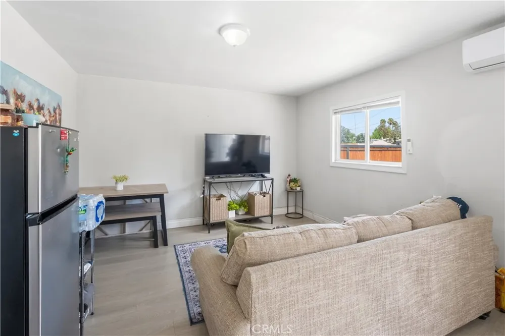 9444 Cedar Bloomington, CA 92316