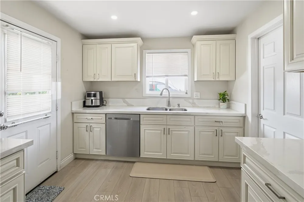 9444 Cedar Bloomington, CA 92316