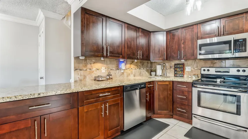 4005 VILLAGE DRIVE #A Delray Beach, FL 33445