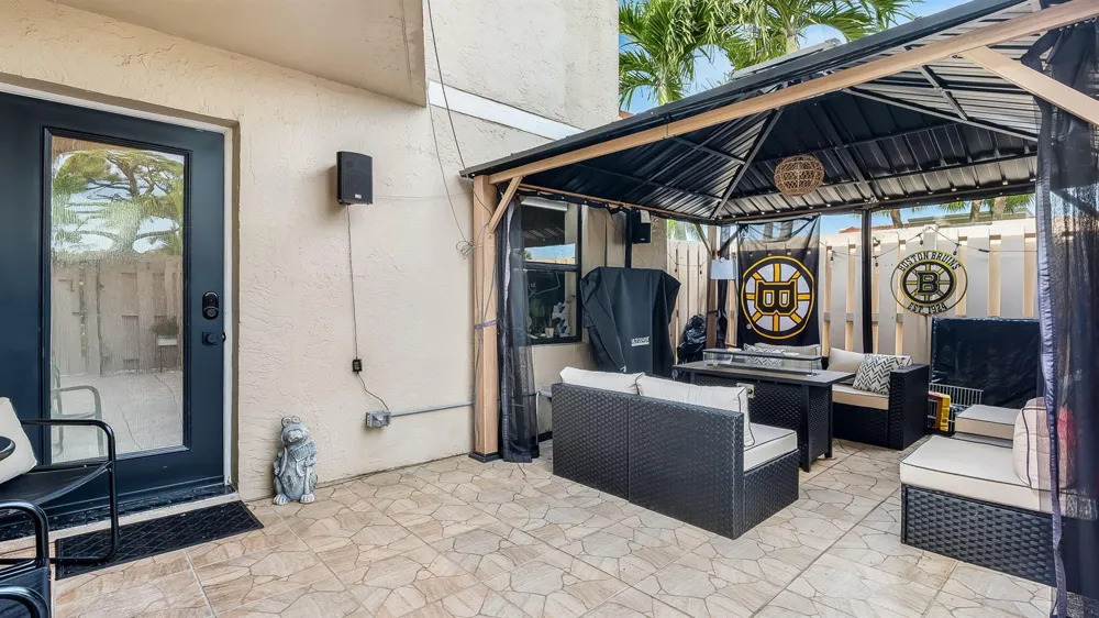 4005 VILLAGE DRIVE #A Delray Beach, FL 33445