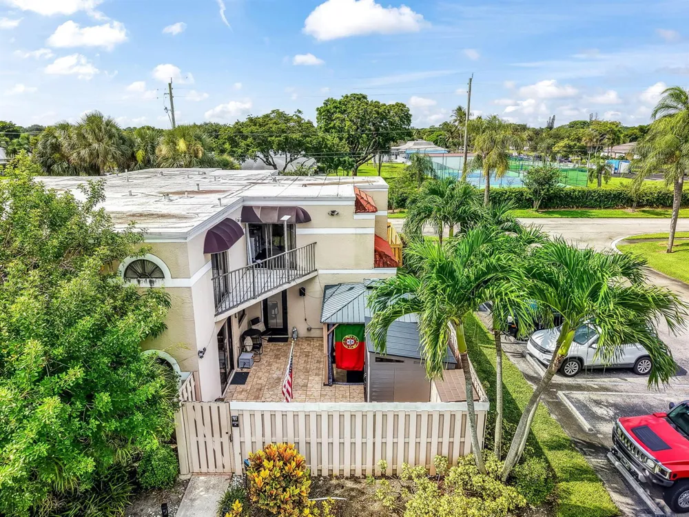 4005 VILLAGE DRIVE #A Delray Beach, FL 33445
