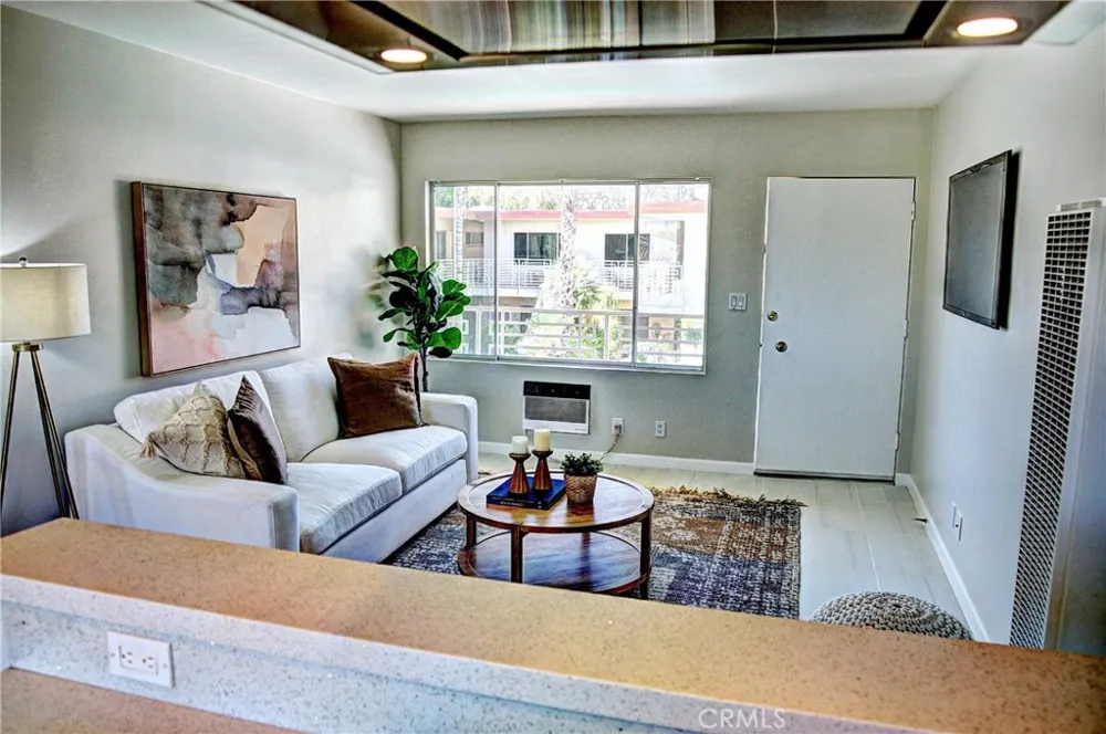 2290 S Palm Canyon Drive #110 Palm Springs, CA 92264