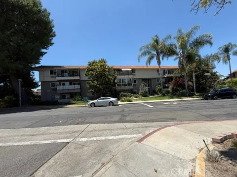 2393 Via Mariposa W
