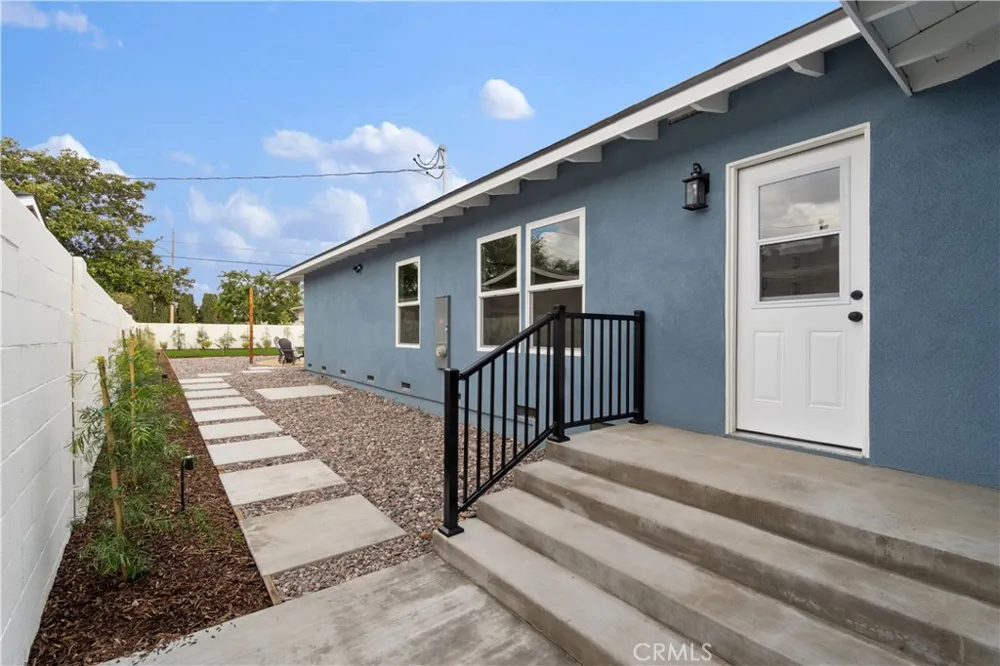 209 E Mayfair Orange, CA 92867