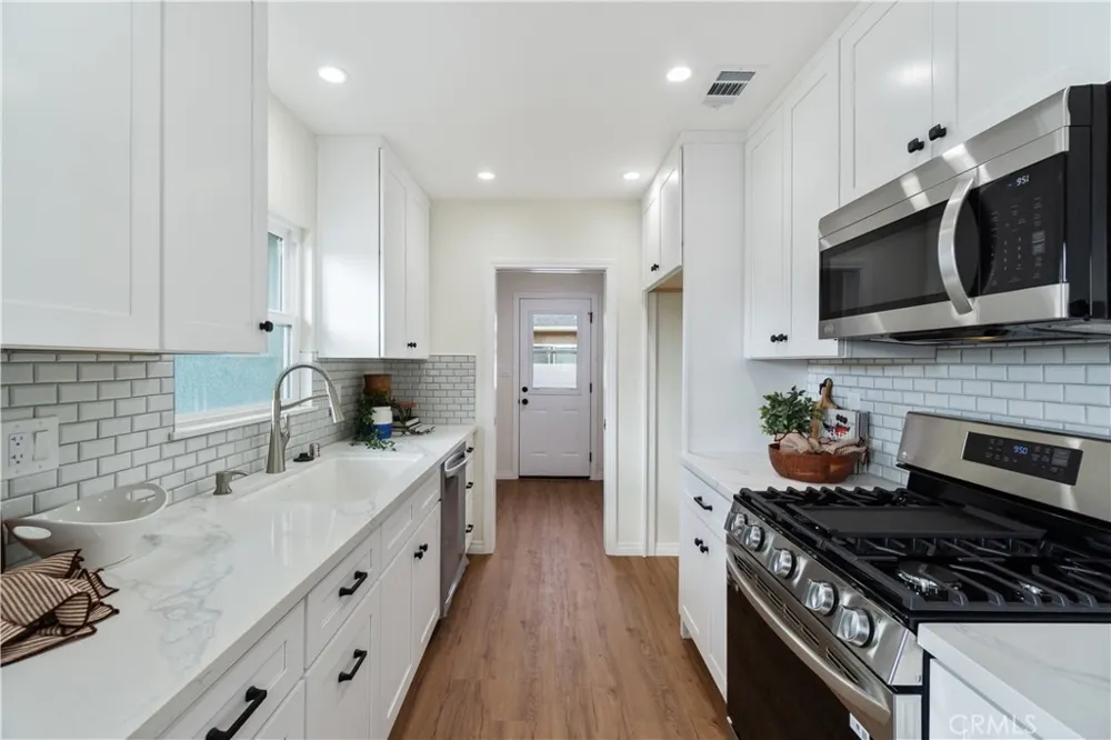 209 E Mayfair Orange, CA 92867