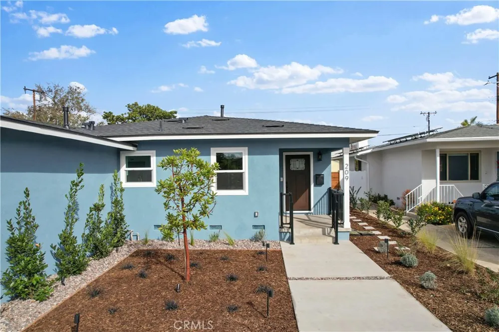 209 E Mayfair Orange, CA 92867