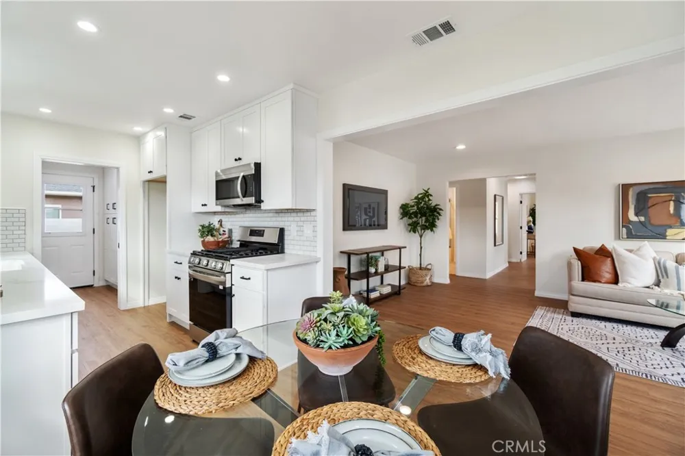 209 E Mayfair Orange, CA 92867