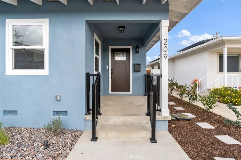 209 E Mayfair Orange, CA 92867